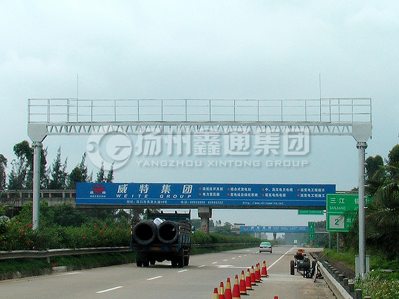LMJ-010，情報(bào)板龍門架